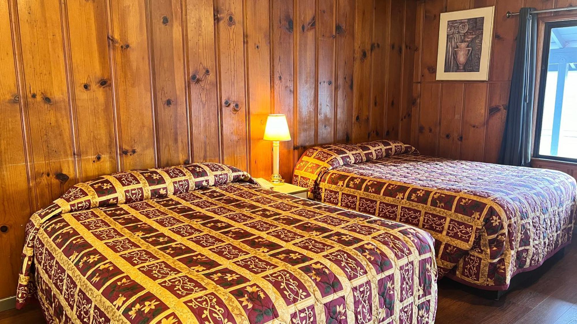 Pine Cone Motel Willits Exterior photo